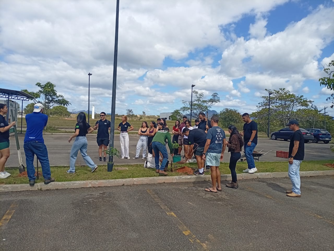 Plantio campus Carlos Alberto Dias - Macaé 2