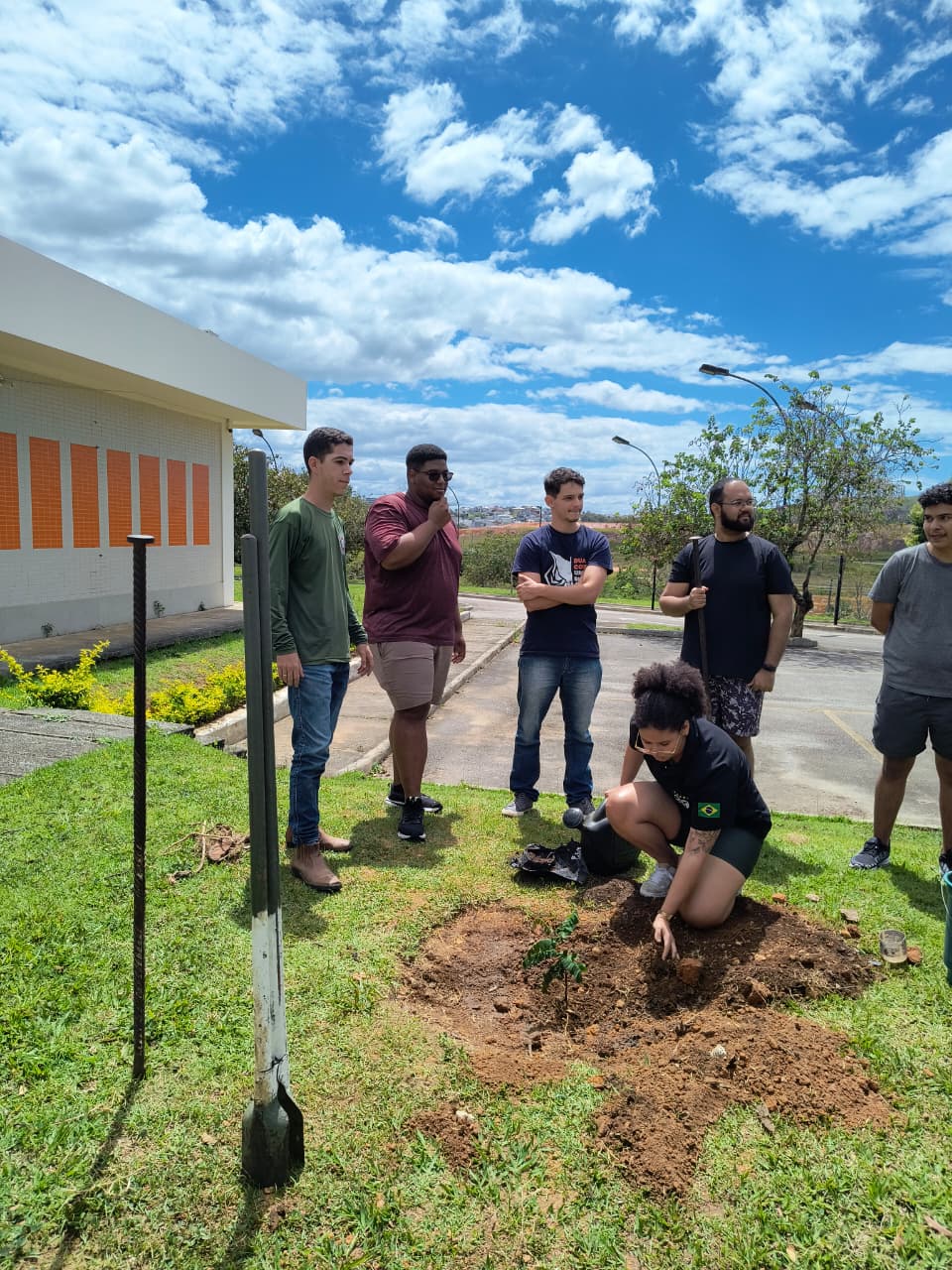 Plantio campus Carlos Alberto Dias - Macaé 3
